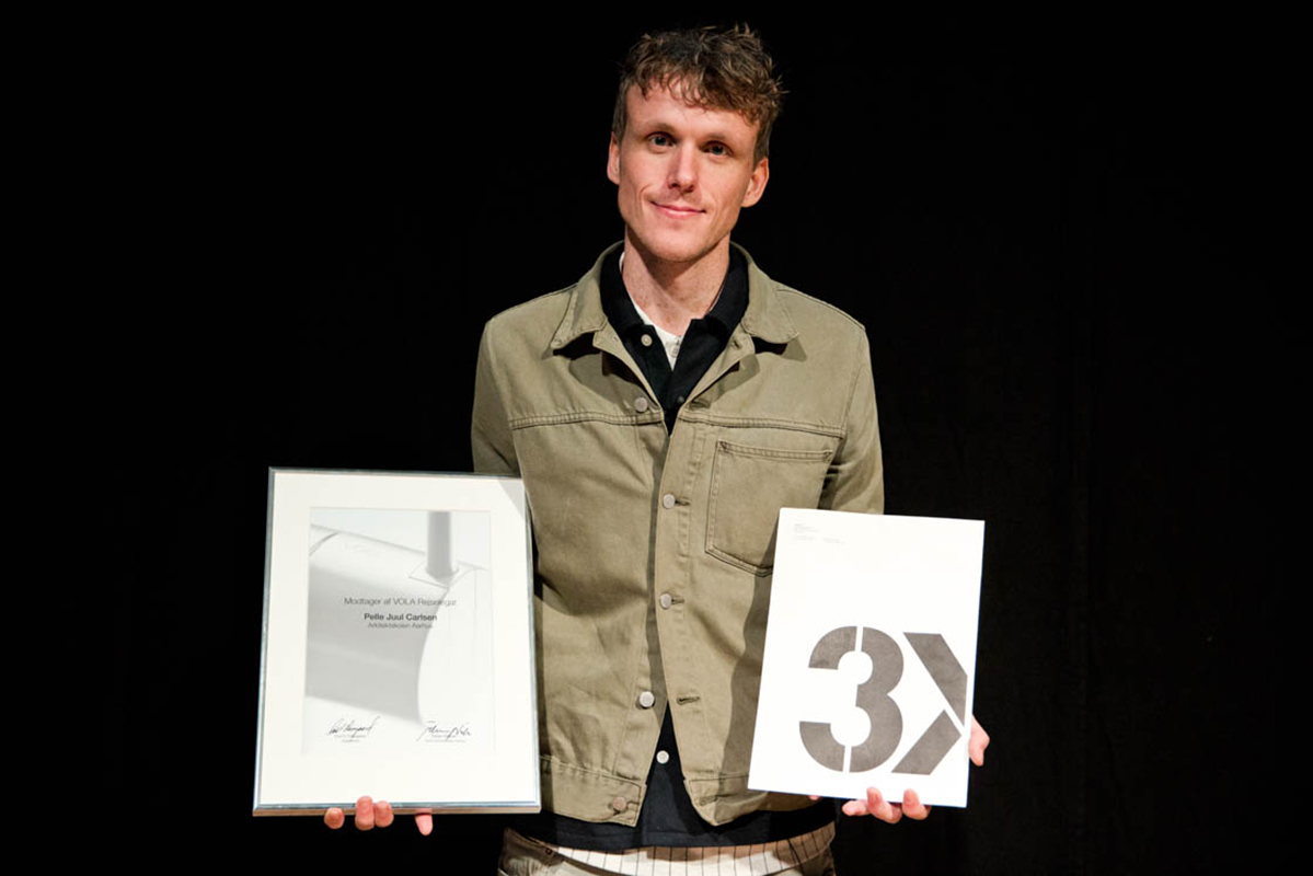 Pelle Juul Carlsen modtog VOLA-legatet og 3XN/3xG-prisen for afgangsprojekt 'Alternativ til Fredericias Kanalby'.