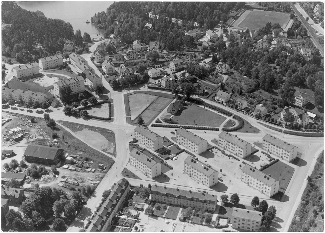 Borås. I bakgrunden Ramnasjön. Flyfoto, 1962. Fotograf Oskar Bladth. ArkDes Samling.
